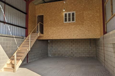 Warehouse to rent, Between CIRENCESTER and FAIRFORD