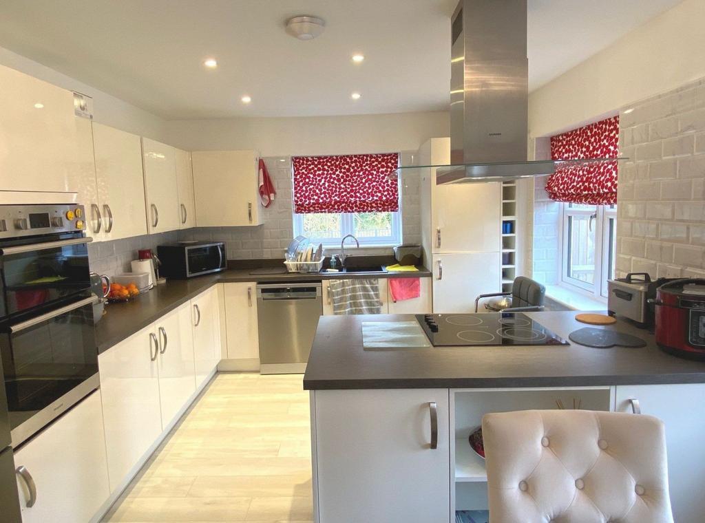 Family/living/kitchen