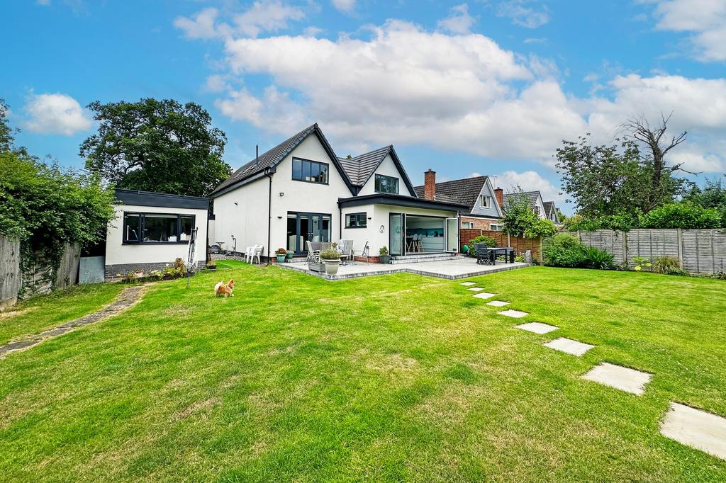Wychwood Avenue, Knowle, B93 5 bed detached house £1,395,000