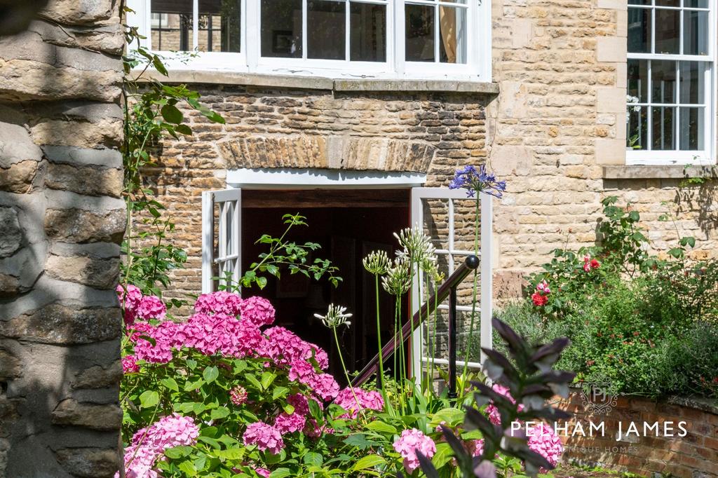 Courtyard Garden, Walsoken House, St Peter&#39;s...