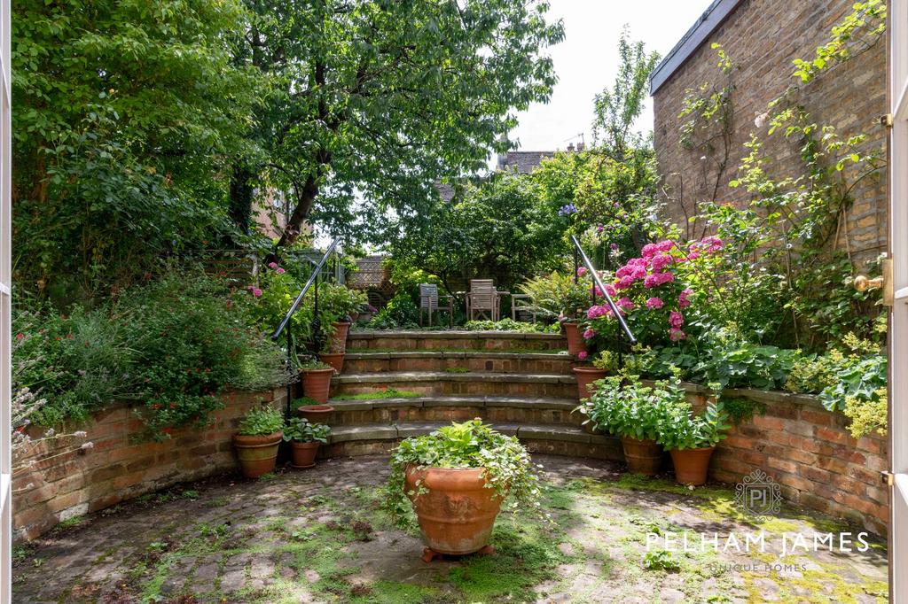 Courtyard Garden, Walsoken House, St Peter&#39;s...