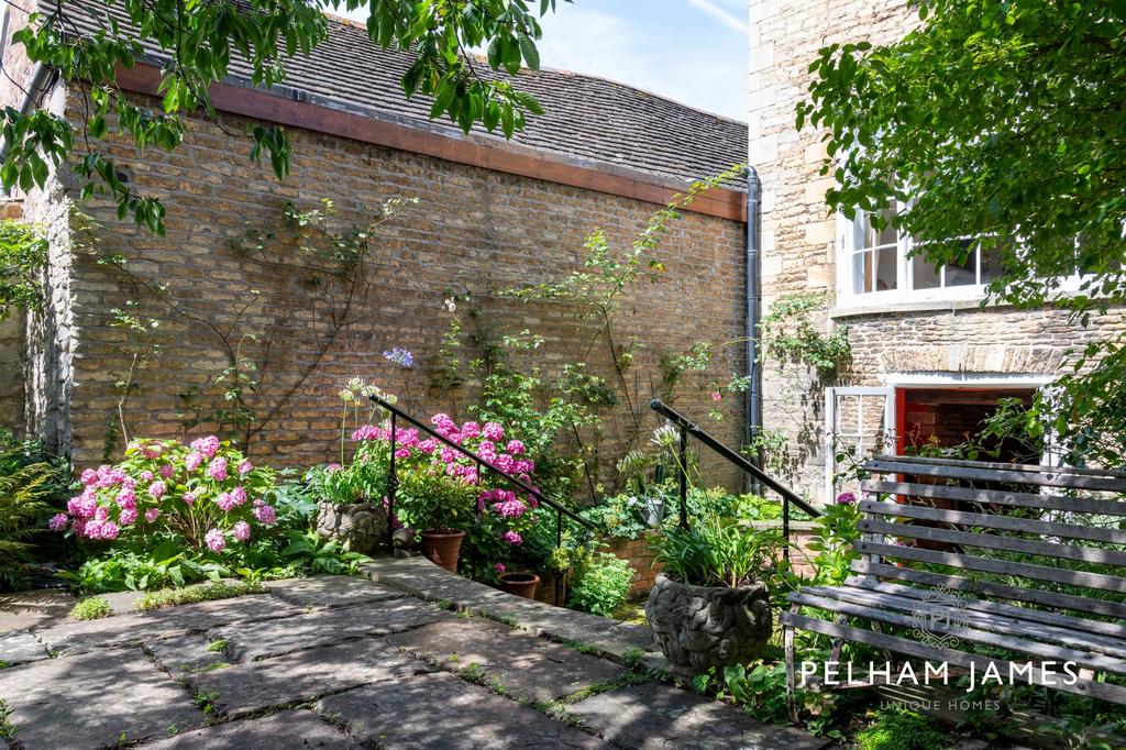 Courtyard Garden, Walsoken House, St Peter&#39;s...