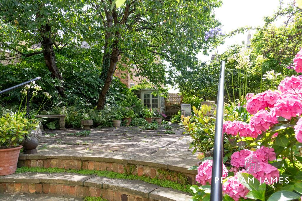 Courtyard Garden, Walsoken House, St Peter&#39;s...