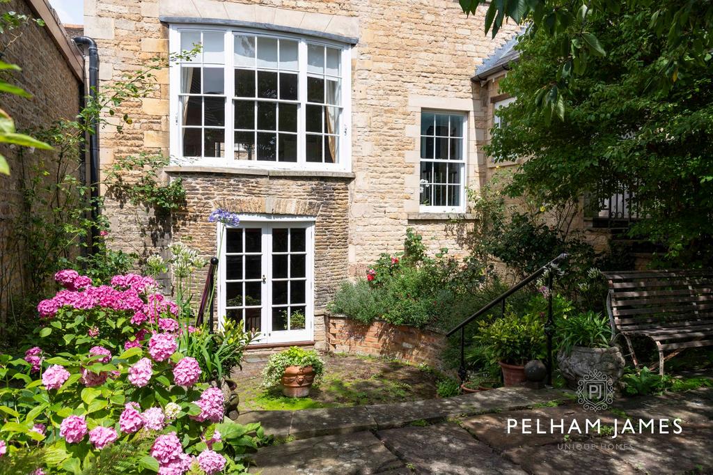 Courtyard Garden, Walsoken House, St Peter&#39;s...