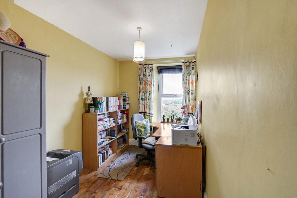 Bedroom 4 / Study