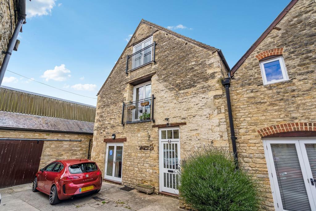 Bridge Street, Witney, OX28 2 bed apartment for sale £260,000