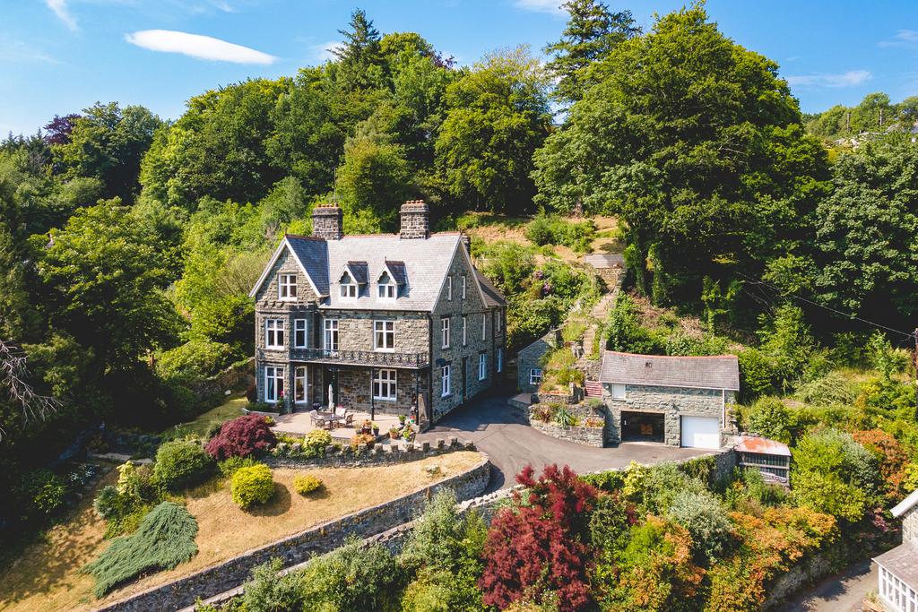 Coed Celyn, Barmouth Road, Dolgellau, Gwynedd 8 bed detached house £