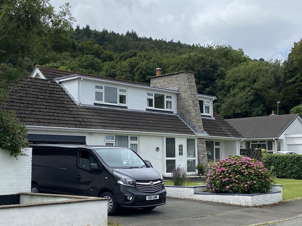 Claughbane Drive, Ramsey, Isle of Man, IM8 4 bed detached house for