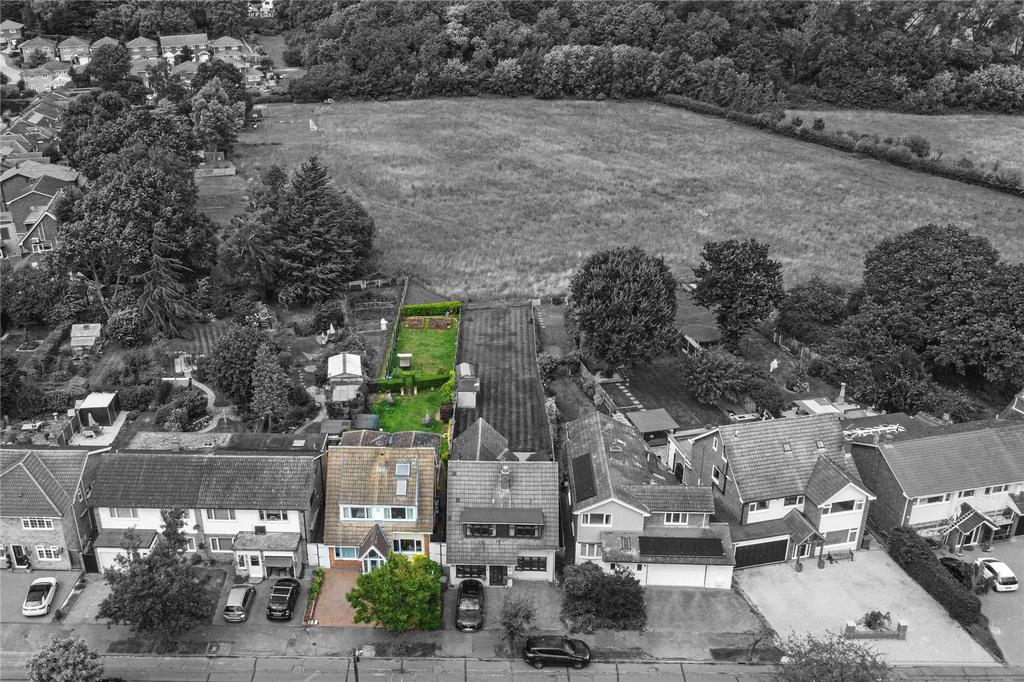 Plovers Mead, Wyatts Green, Brentwood, Essex, CM15 4 bed detached house