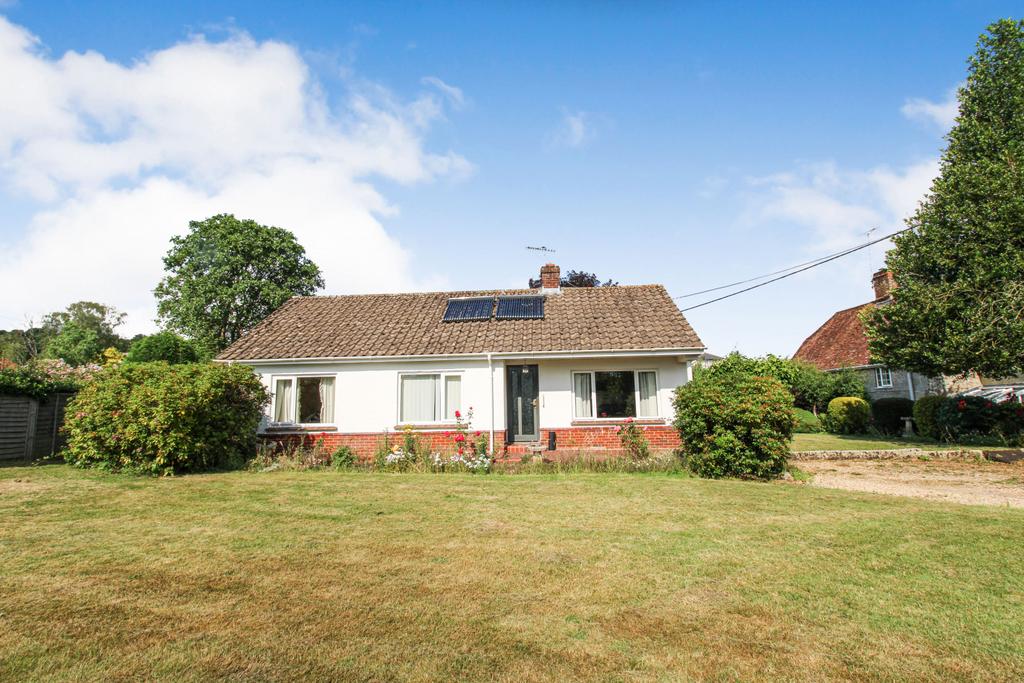 Hindon Road, Dinton, Salisbury, Wiltshire, SP3 3 bed bungalow for sale ...