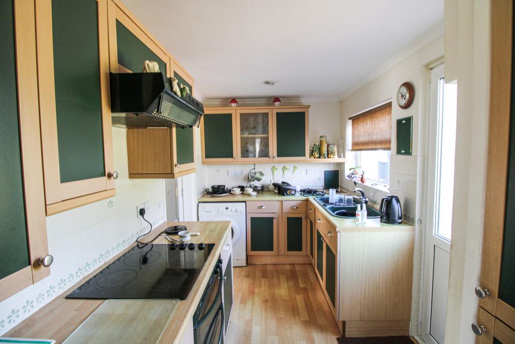 Hindon Road, Dinton, Salisbury, Wiltshire, SP3 3 bed bungalow for sale