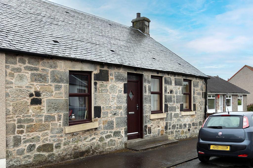 22 Henderson Street, Kingseat, Dunfermline, KY12 0TP 5 bed cottage for
