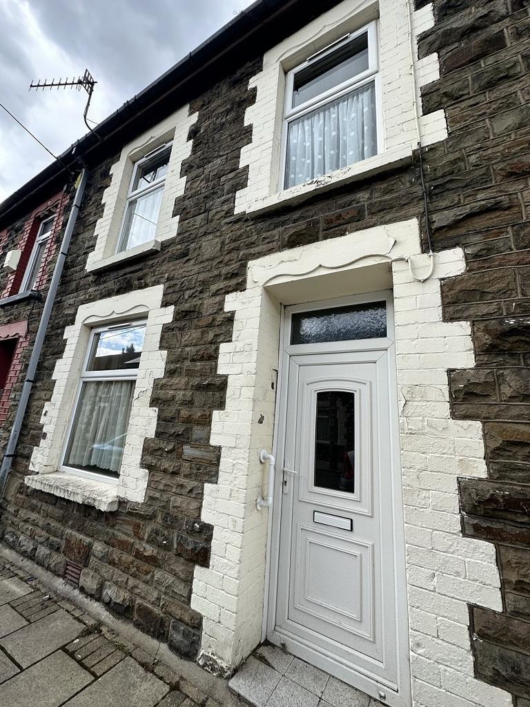 Eileen Place, Treherbert, Treorchy, Rhondda Cynon Taff. CF42 5BU 3 bed