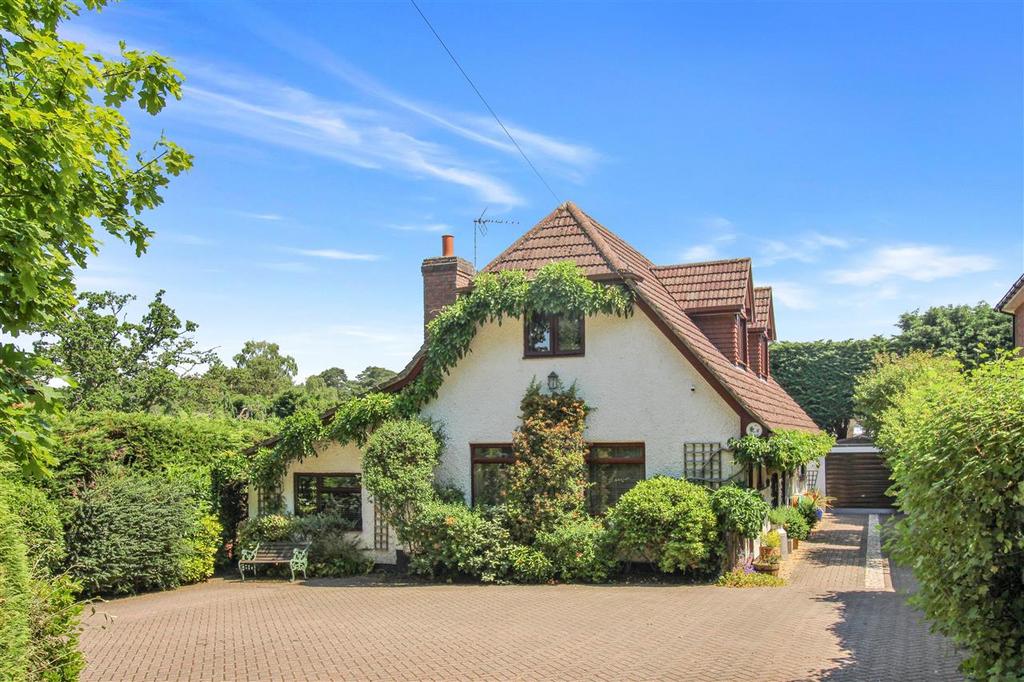 The Brae, Golf Lane, Whitehill 5 bed detached house £875,000