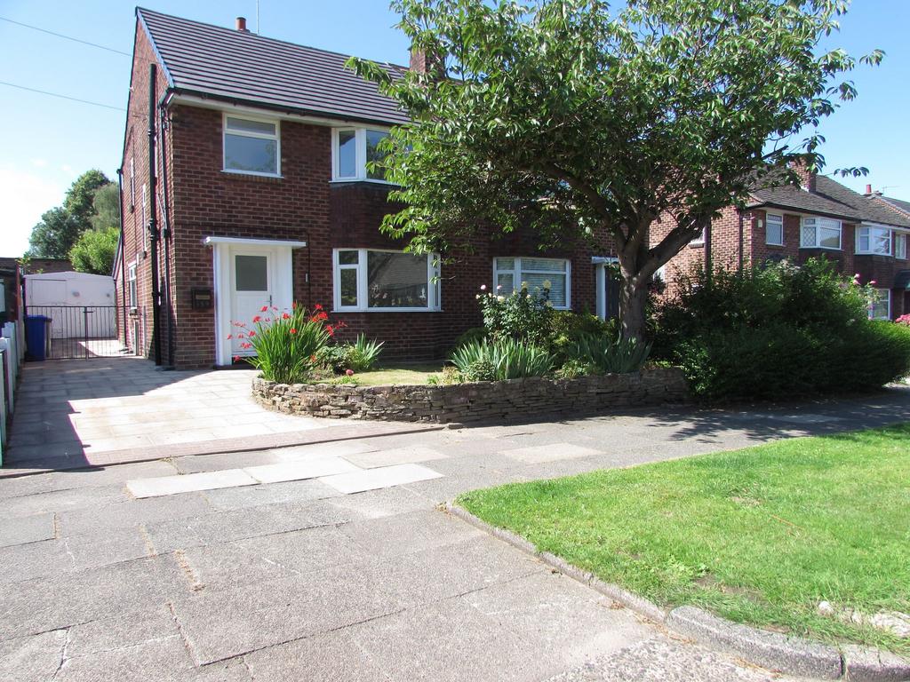 Blackcarr Road, Manchester, M23 3 bed semidetached house for sale £