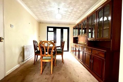 16 Beechcroft, Trelewis, Treharris, CF46 6BP