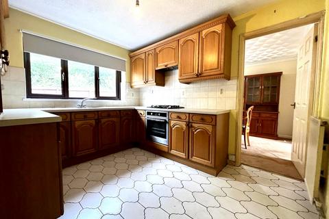 16 Beechcroft, Trelewis, Treharris, CF46 6BP