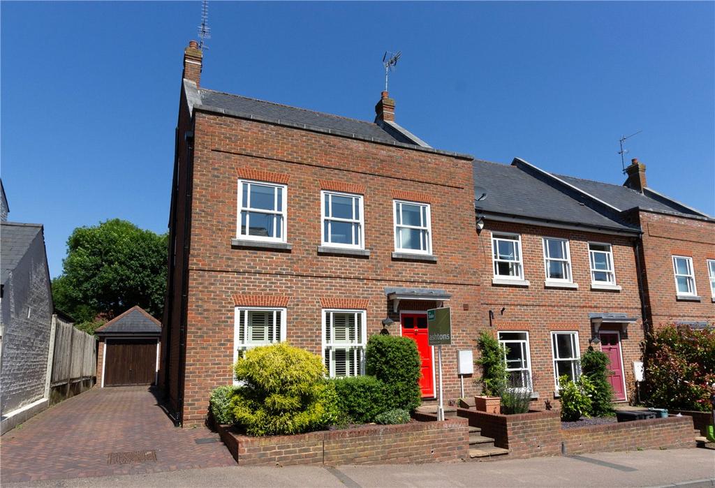 Cravells Road, Harpenden, Hertfordshire 4 bed semidetached house for
