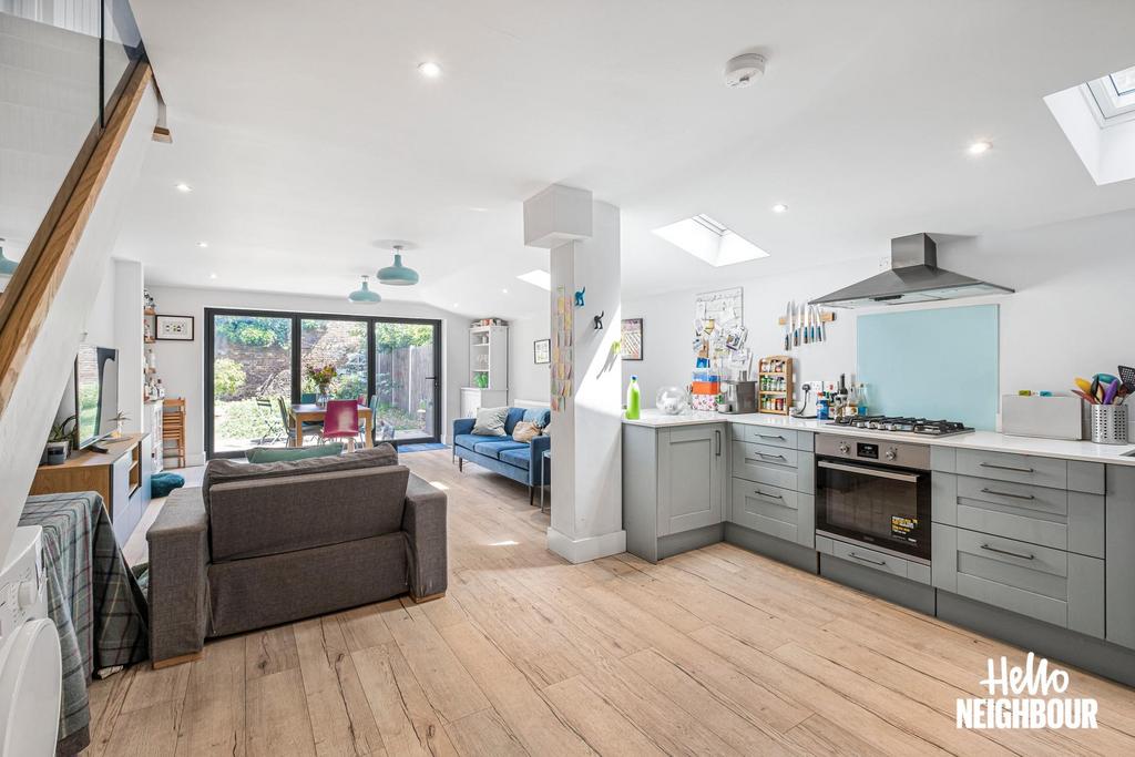 Brook Drive, London, SE11 3 bed £3,000 pcm (£692 pw)