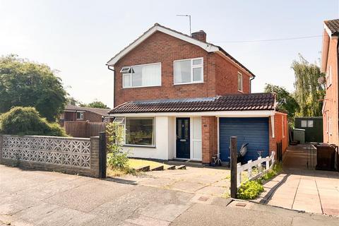 3 bedroom detached house to rent, Langdale Avenue, Loughborough LE11