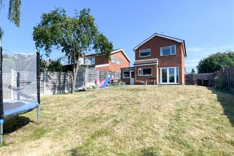 3 bedroom detached house to rent, Langdale Avenue, Loughborough LE11