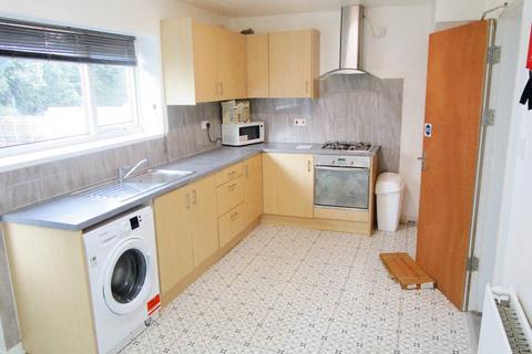 3 bedroom semi-detached house to rent, Keresley Grove, Birmingham B29