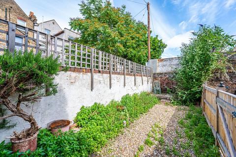 2a Inglemere Road, Mitcham, CR4 2BT