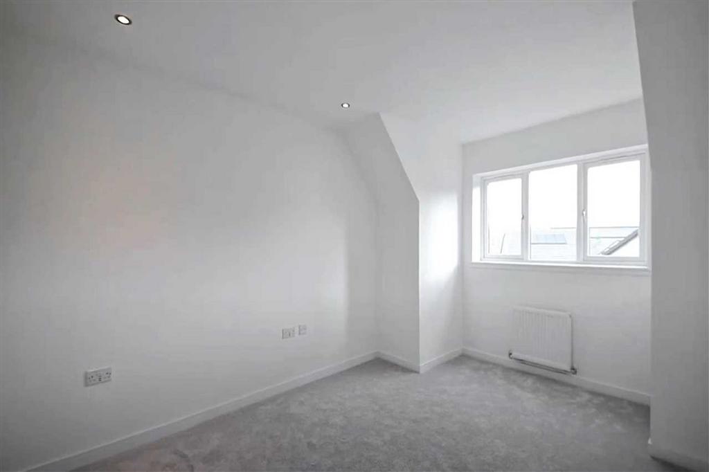 Master Bedroom (1)