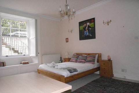 2 bedroom flat to rent, Fettes Row, Edinburgh, EH3 6SF