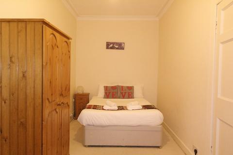2 bedroom flat to rent, Fettes Row, Edinburgh, EH3 6SF