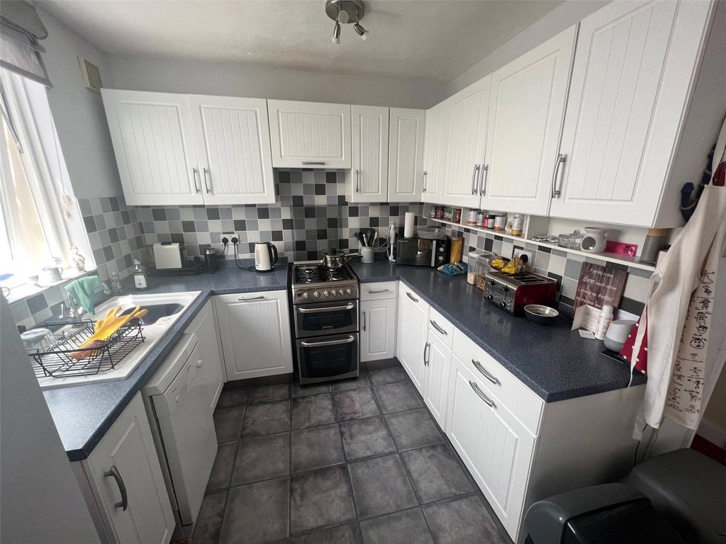 Anthony Grove, Gosport, Hampshire, PO12 4 bed terraced house £1,550