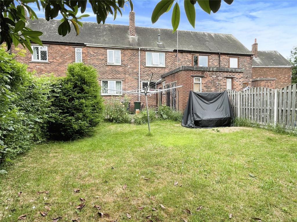 Manorstead, Skelmanthorpe, Huddersfield, HD8 3 bed terraced house to