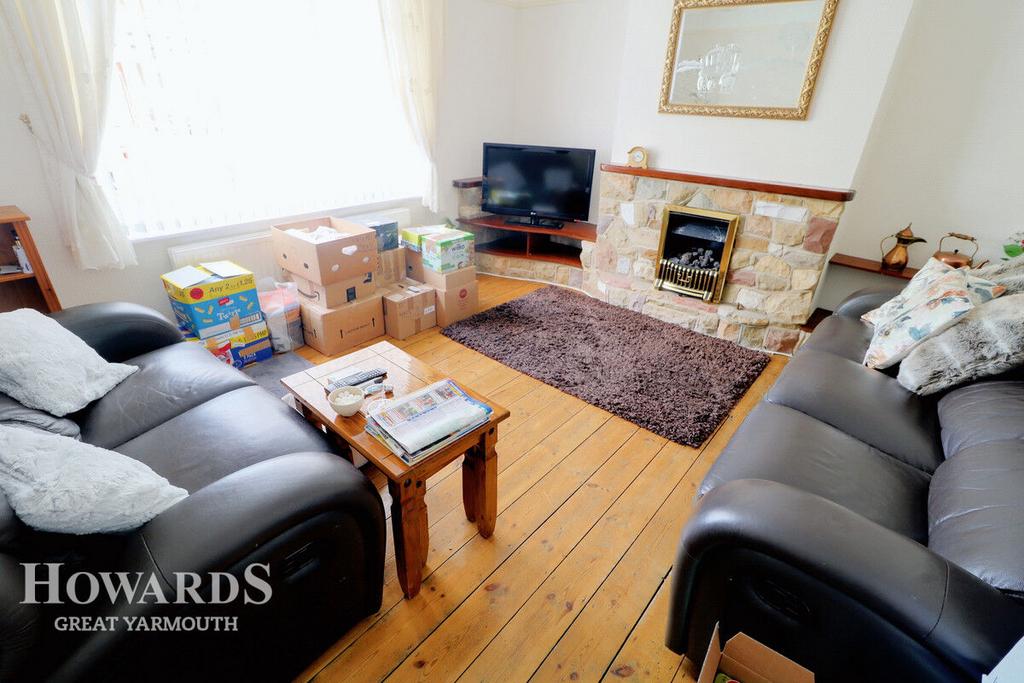 Tollgate Road, Great Yarmouth 3 bed terraced house for sale £210,000