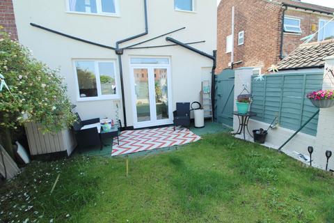 6 Belle Vue Road, Middlesbrough, TS5 5AQ