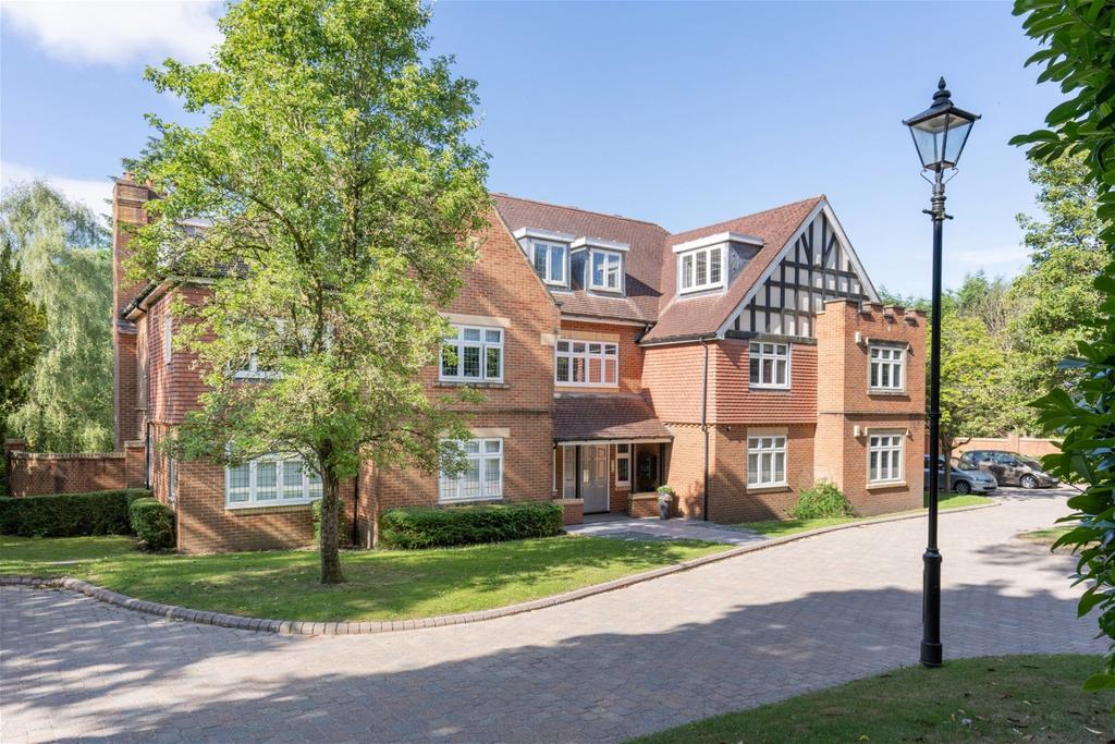 Wood End Drive, Barnt Green, B45 8JU 2 bed ground floor flat for sale £385,000