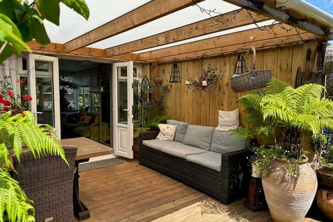 2 bedroom semi-detached bungalow for sale - Garston Lane, Blagdon