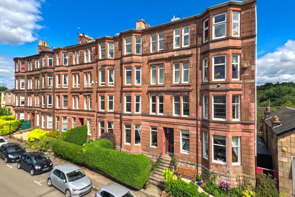 Fergus Drive, Flat 0/2, North Kelvinside, Glasgow, G20 6AG 2 bed flat
