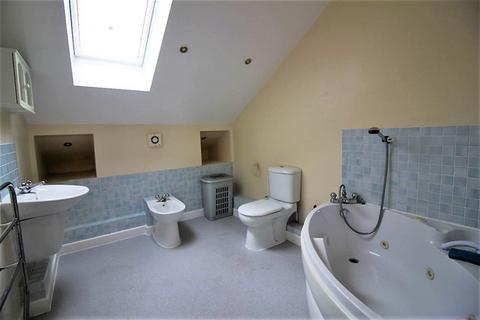 5 bedroom penthouse for sale, Meadow Way, Jaywick, Clacton on Sea