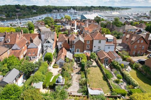 4 bedroom townhouse for sale, Captains Row, Lymington SO41