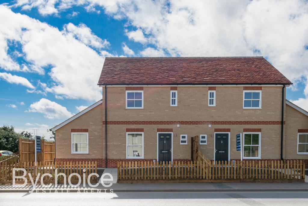 Long Melford, Sudbury 2 bed semidetached house for sale £300,000