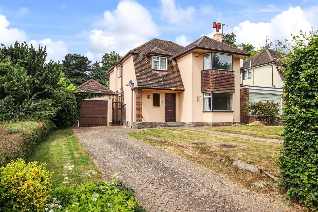 Connaught Way, Tunbridge Wells, Kent, TN4 3 bed detached house for sale