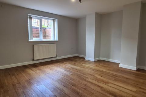 2 bedroom apartment to rent, Chester Road, Old Trafford