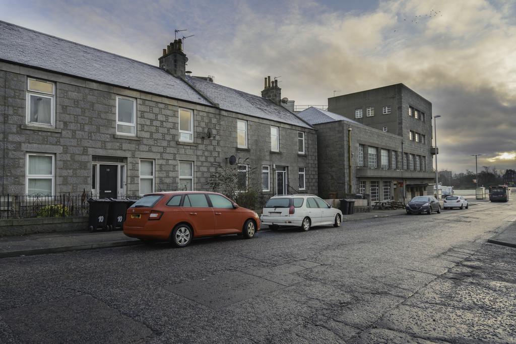 Clifton Road, Aberdeen 2 bed apartment for sale £75,000