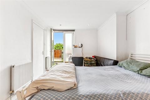 3 bedroom flat to rent, Hornsey Road, Holloway, London