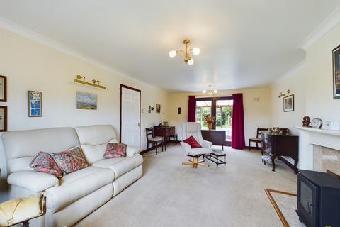 3 bedroom detached bungalow for sale, Holly Bush Close, Netherseal