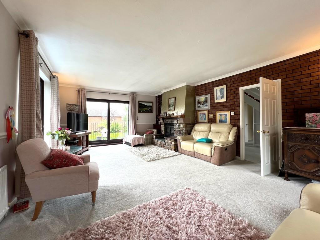 The Courtyard, Rockcliffe, Carlisle 6 bed detached house £375,000