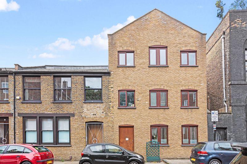 Coate Street, Bethnal Green, E2 2 bed apartment for sale £650,000