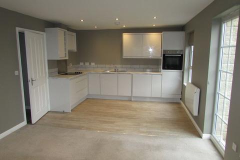2 bedroom flat to rent, Gale Close Littleborough