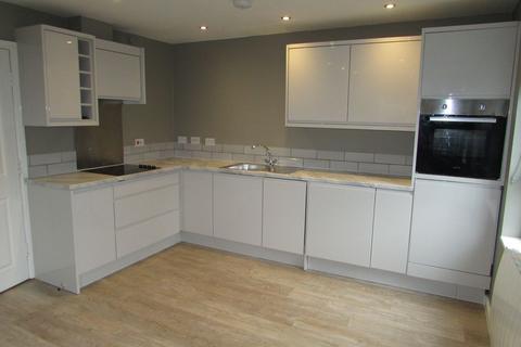 2 bedroom flat to rent, Gale Close Littleborough