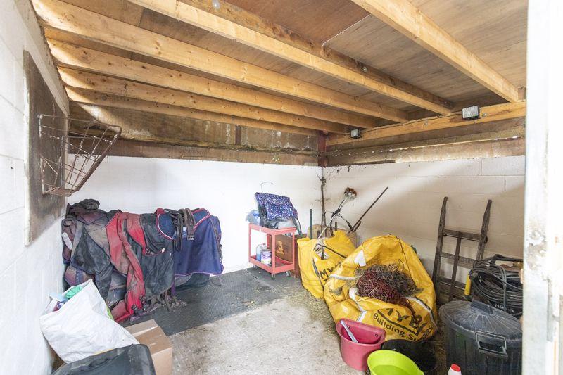 Barn 1 Loose Box
